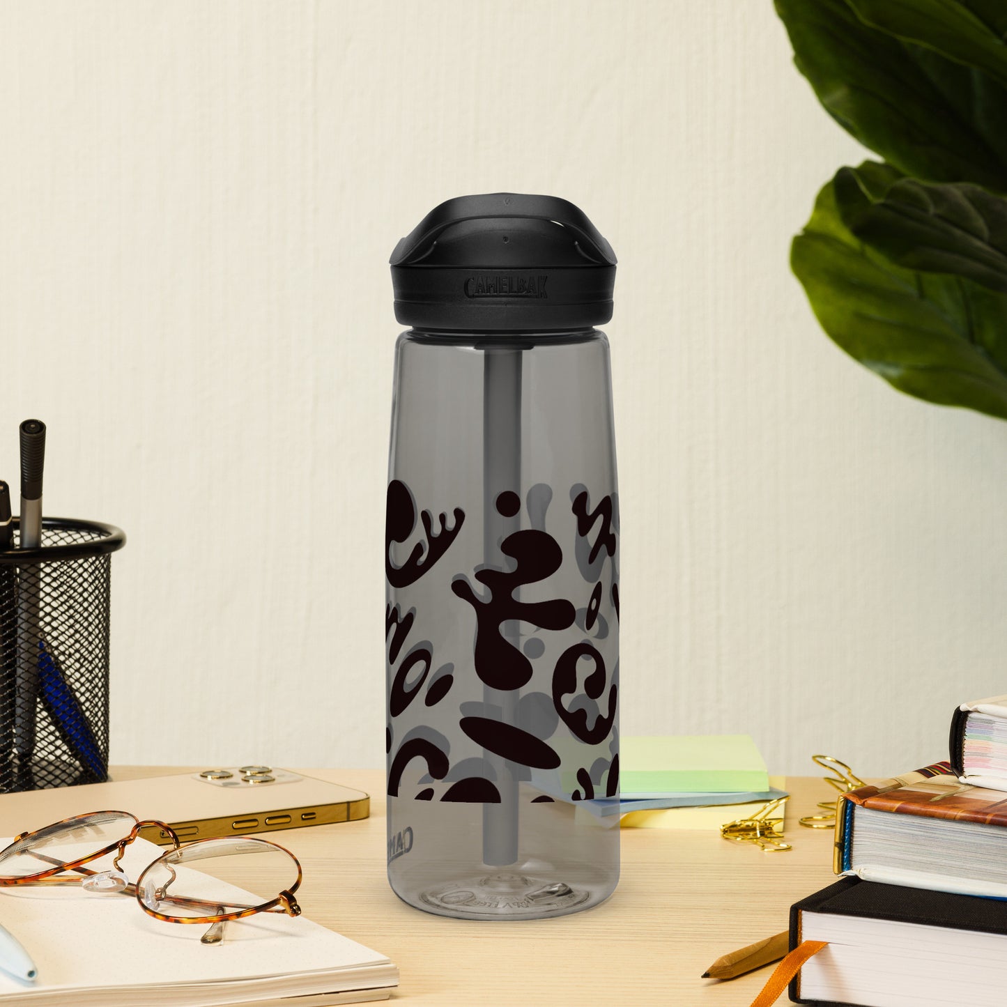 NOURISH'D SPORTS WATER BOTTLE | CamelBak Eddy®+ - Smoke Black Print