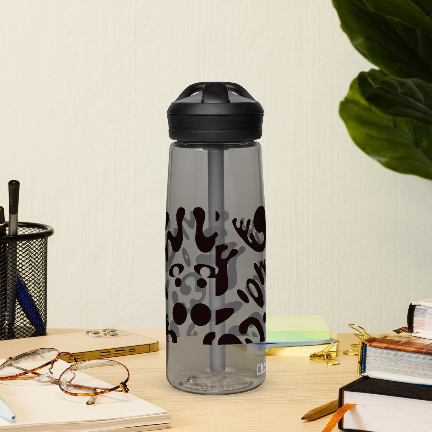 NOURISH'D SPORTS WATER BOTTLE | CamelBak Eddy®+ - Smoke Black Print