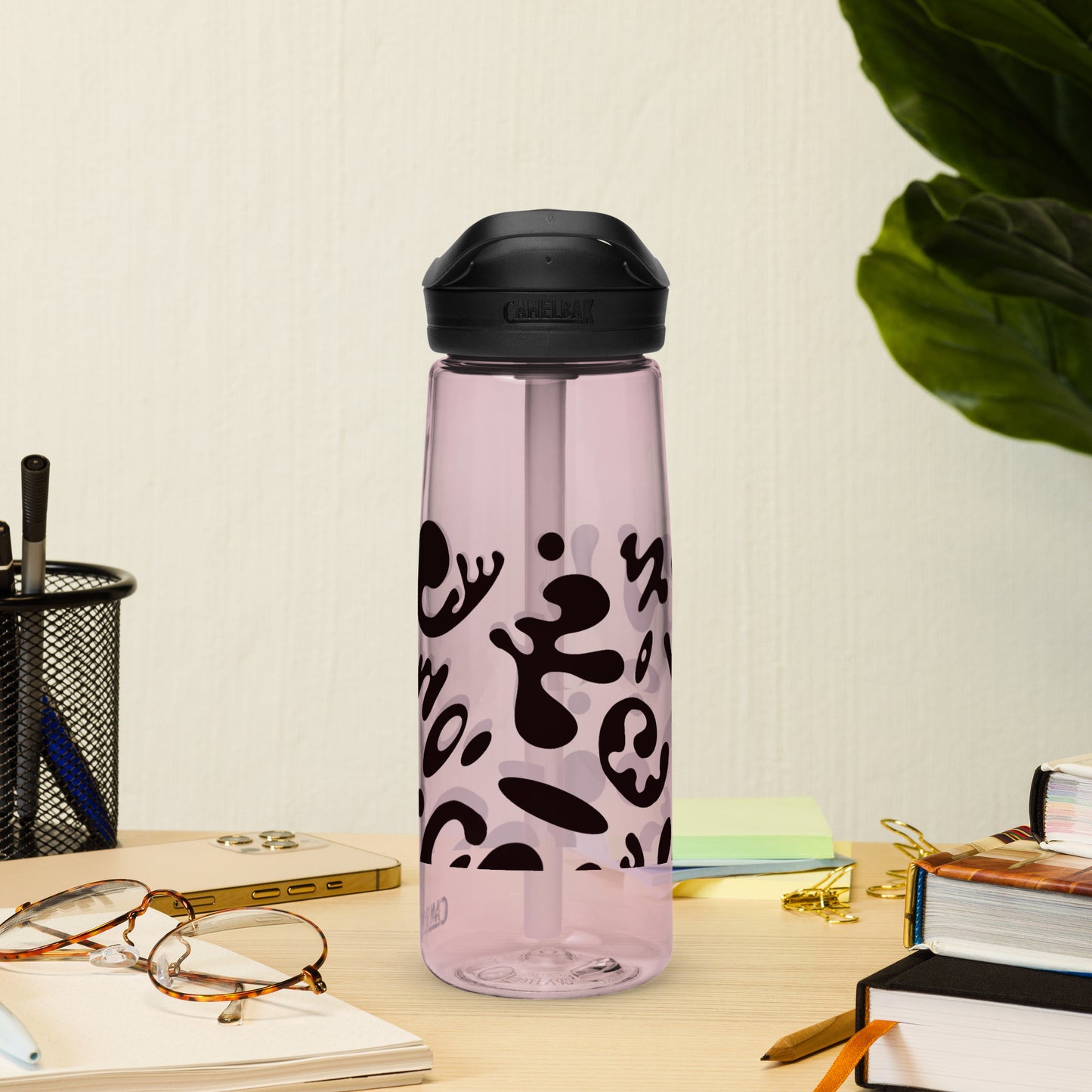 NOURISH'D SPORTS WATER BOTTLE | CamelBak Eddy®+ - Smoke Black Print