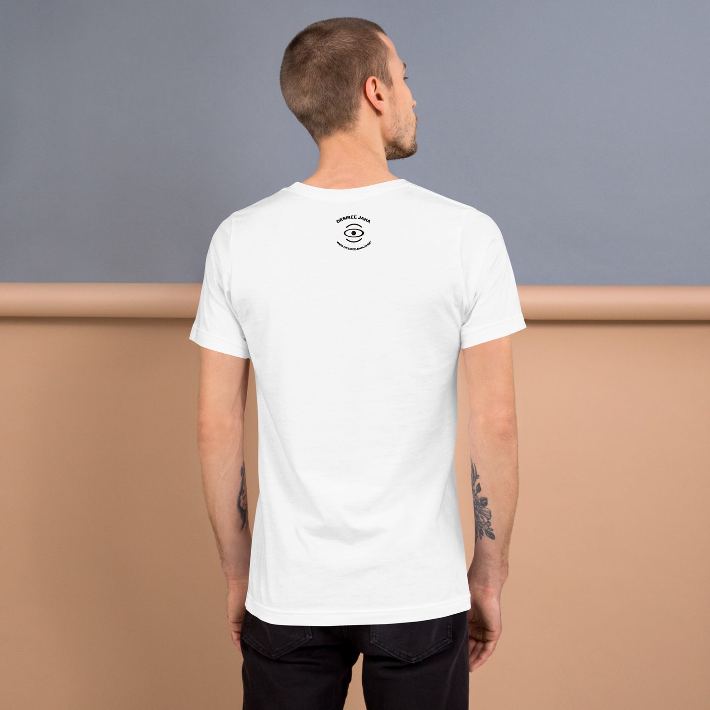 ADORN'D EMBLEM T-SHIRT - Starlight White