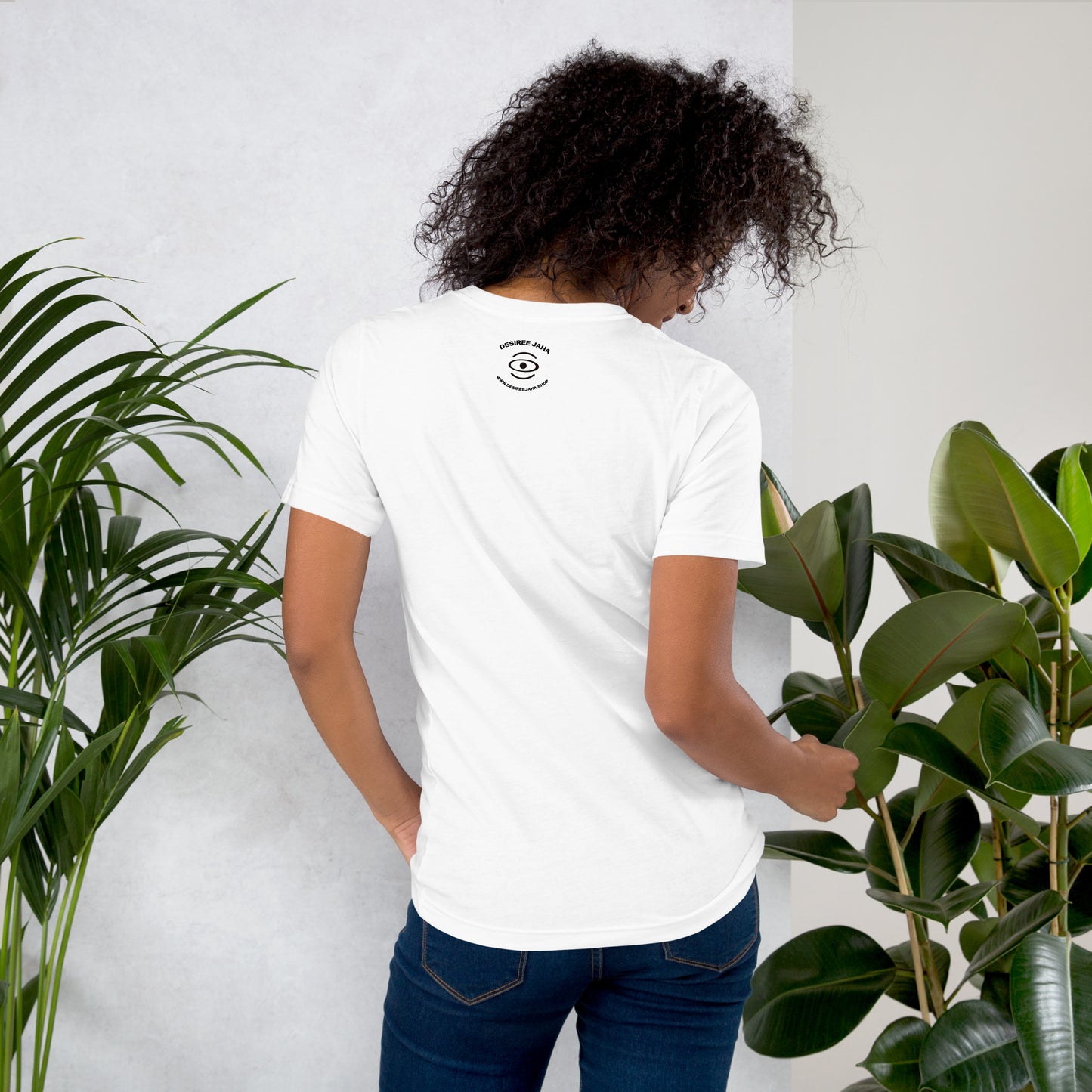 ADORN'D EMBLEM T-SHIRT - Starlight White